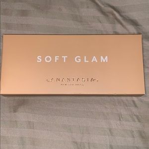 Anastasia Soft Glam Palette